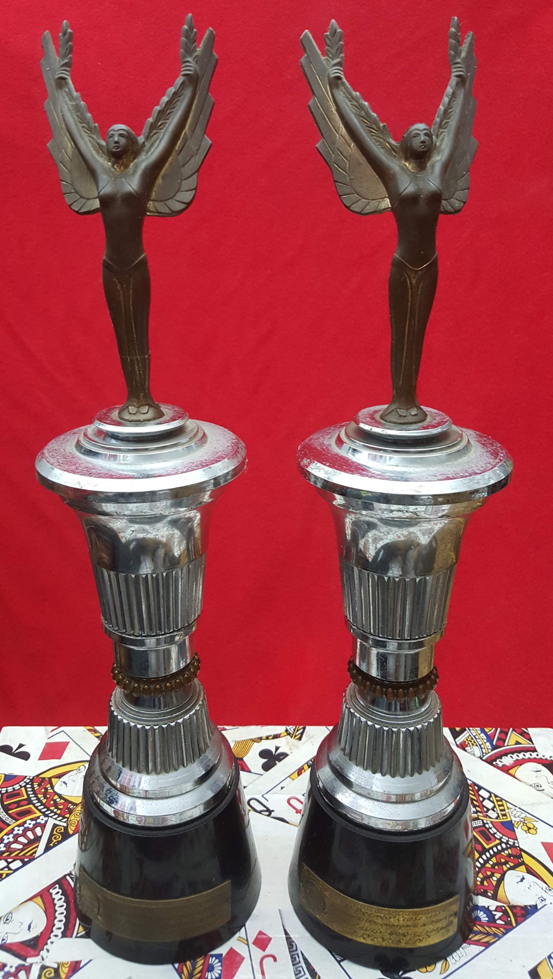 Primer premio en magia Infantil y primer premio en magia de cerca, San Pablo, Brasil. 1986
